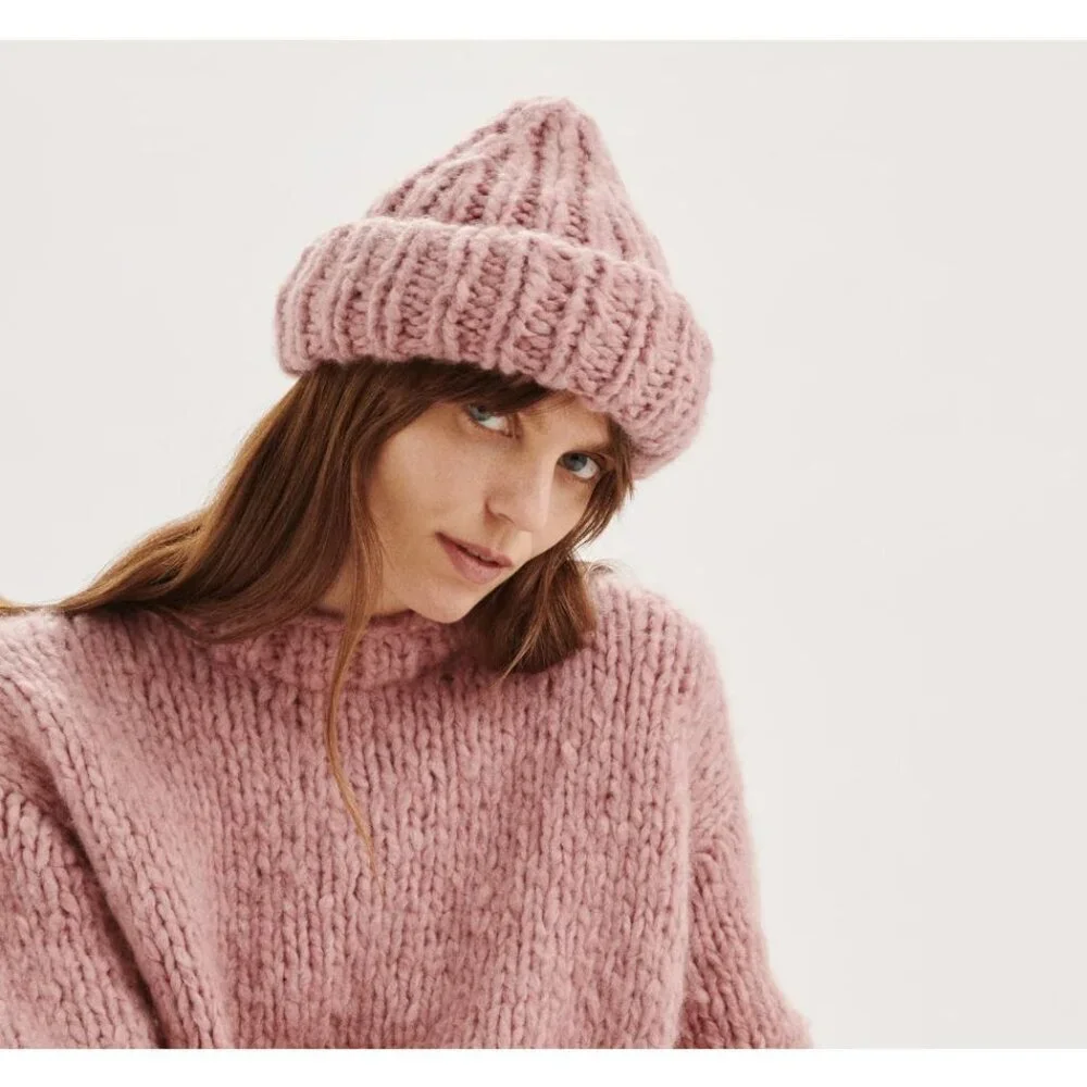 Suzie Kondi NWT The Lumi Ribbed Beanie in Cashmere in Rose_2